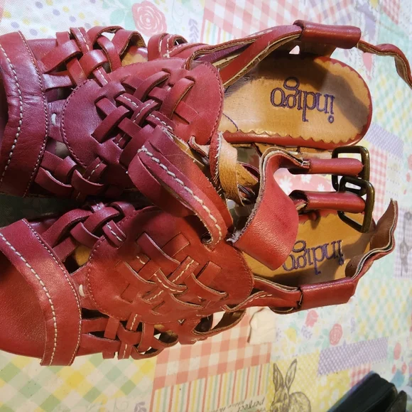 Red Wedge hill sandal - Picture 2 of 4